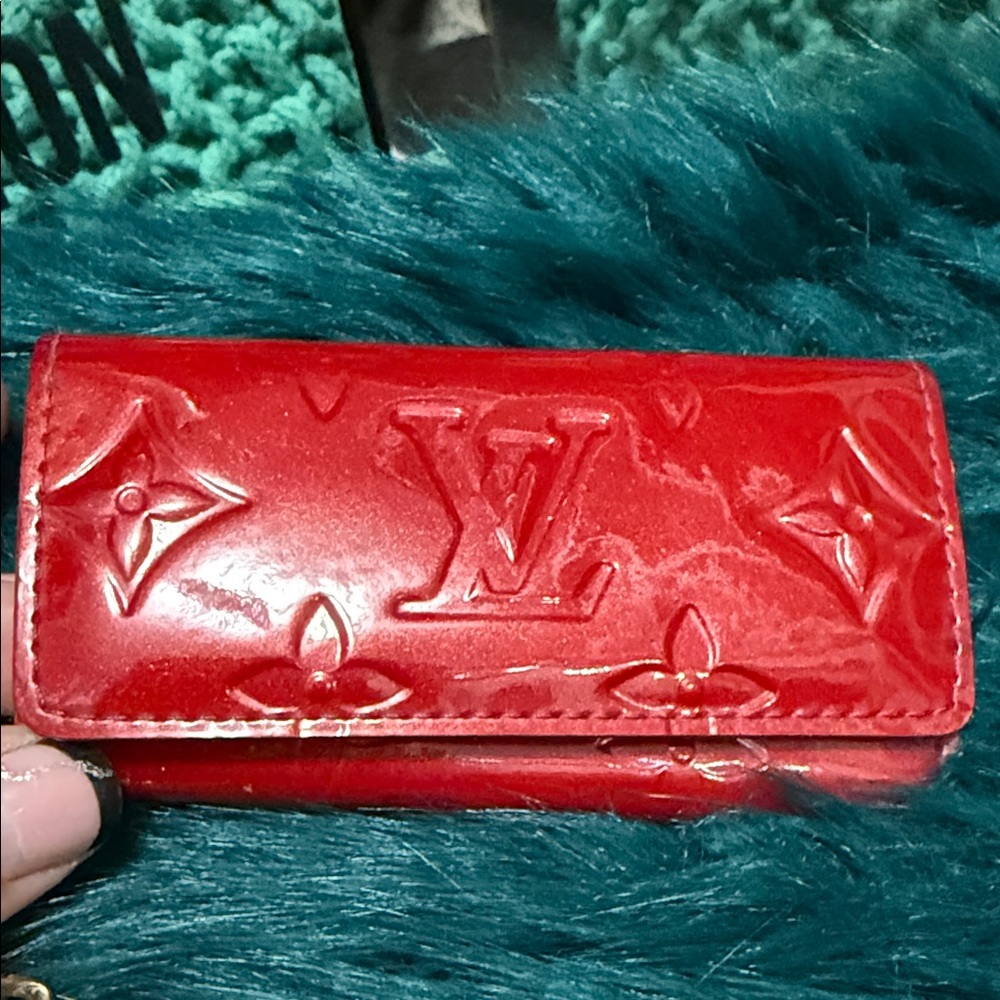 Louis Vuitton Scarlet vernis key holder Wallet with Gold Chain - Picture 3 of 11
